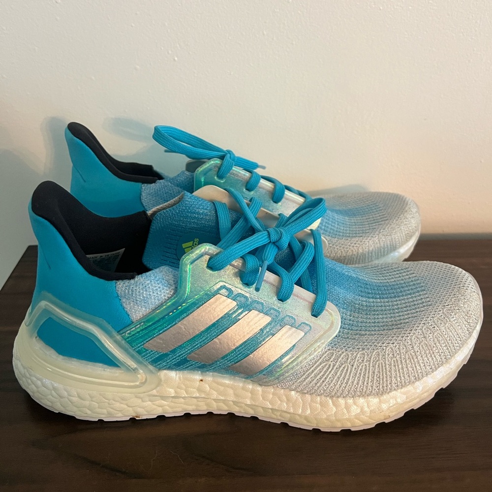 Men’s 7.5 Adidas Boost Turquoise and White Sneakers never worn